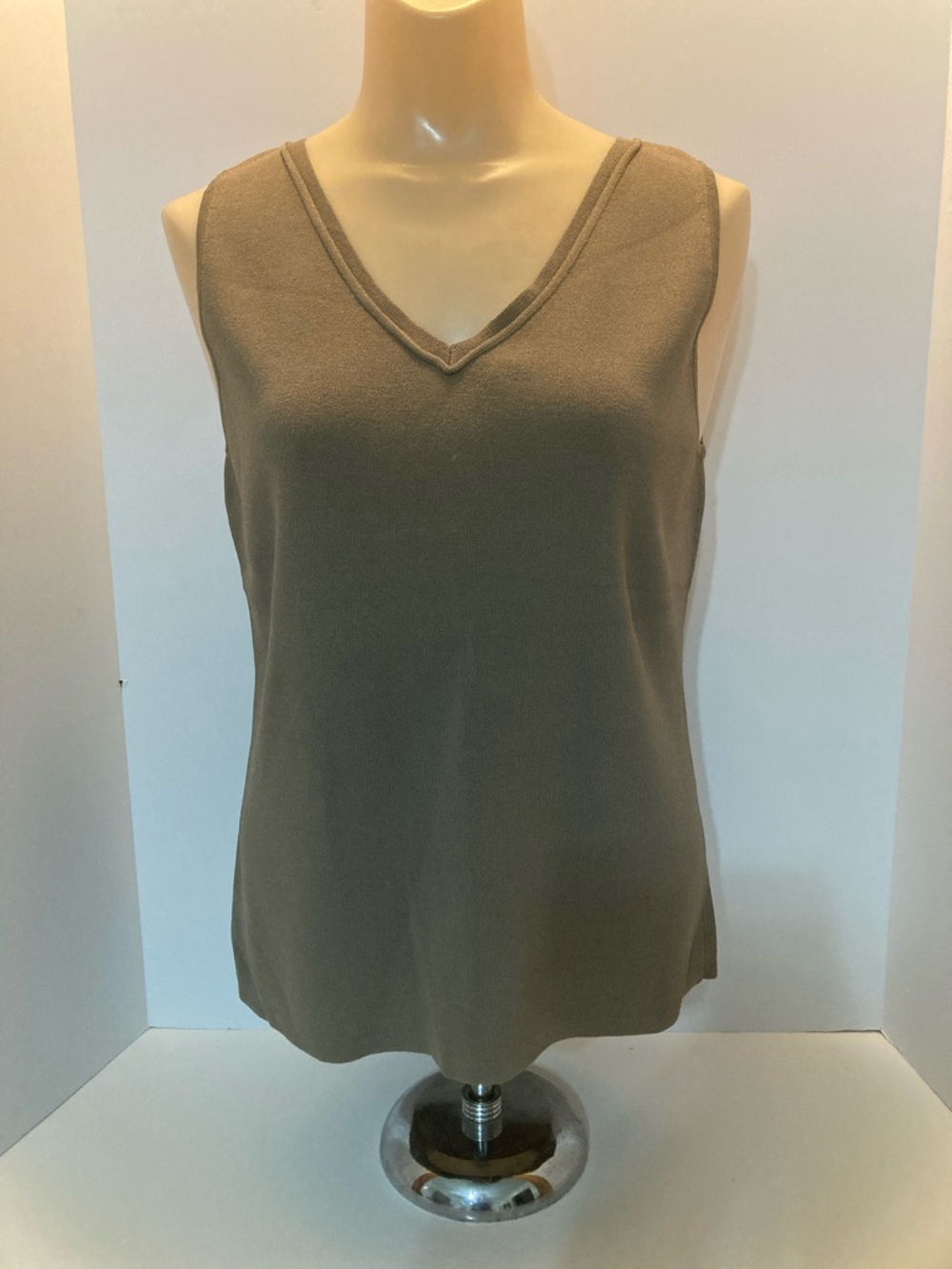 Olive Green, Sleeveless V-Neck Knit Tank Top.  Item# SSswt6
